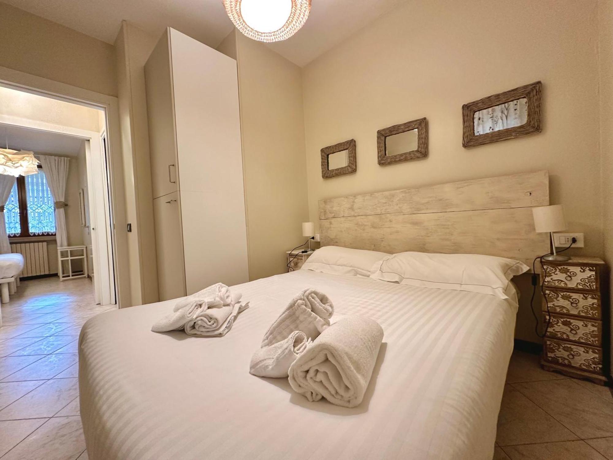 Lauri & Faggi Aparthotel Desenzano del Garda Exterior foto
