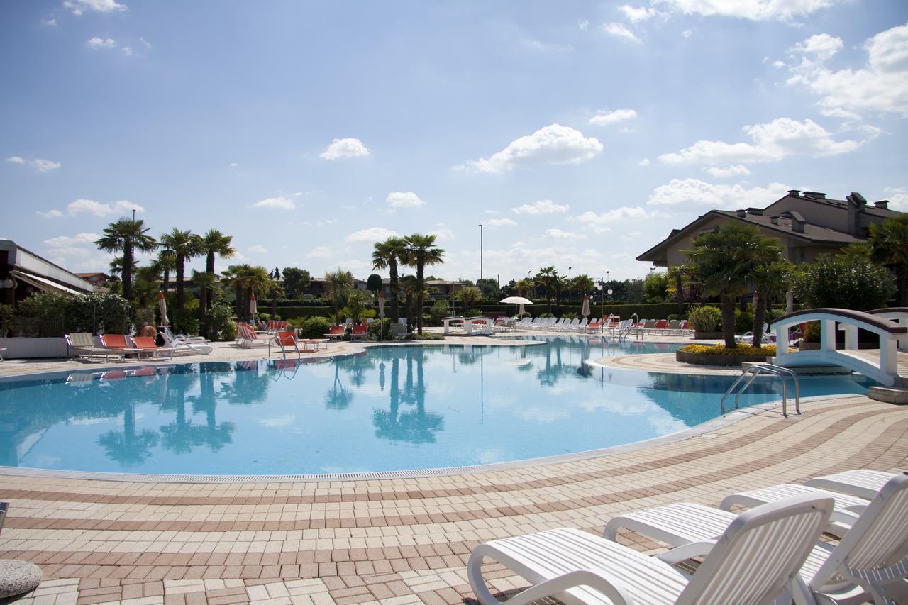 Lauri & Faggi Aparthotel Desenzano del Garda Exterior foto